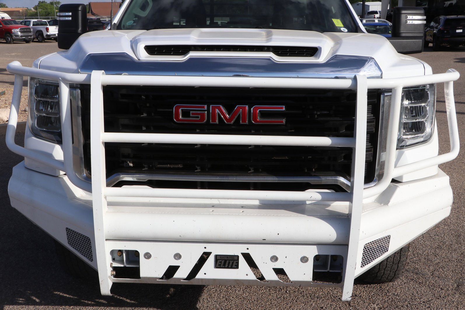 Used 2020 GMC Sierra 3500 4x4 Crew Cab w/ Gooseneck/5TH Wheel Package image 2