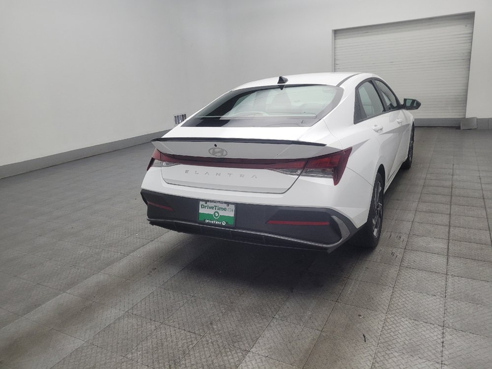 Used 2025 Hyundai Elantra Sport FWD image 9