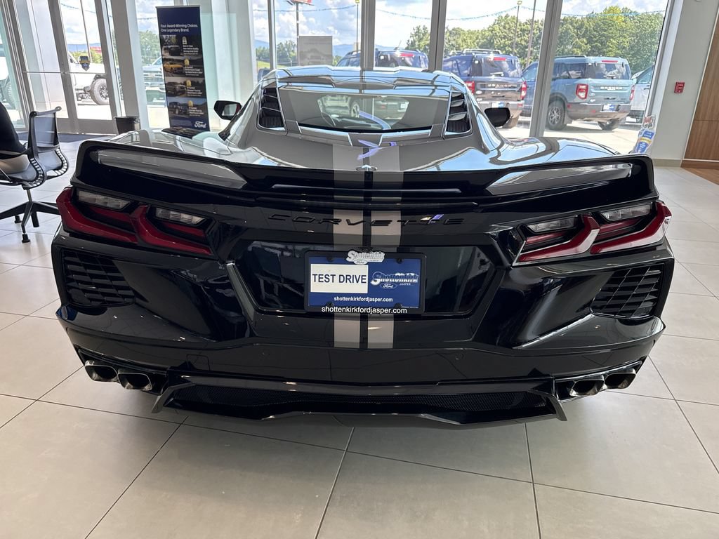 Used 2021 Chevrolet Corvette Stingray Coupe w/ Z51 Performance Package RWD image 18