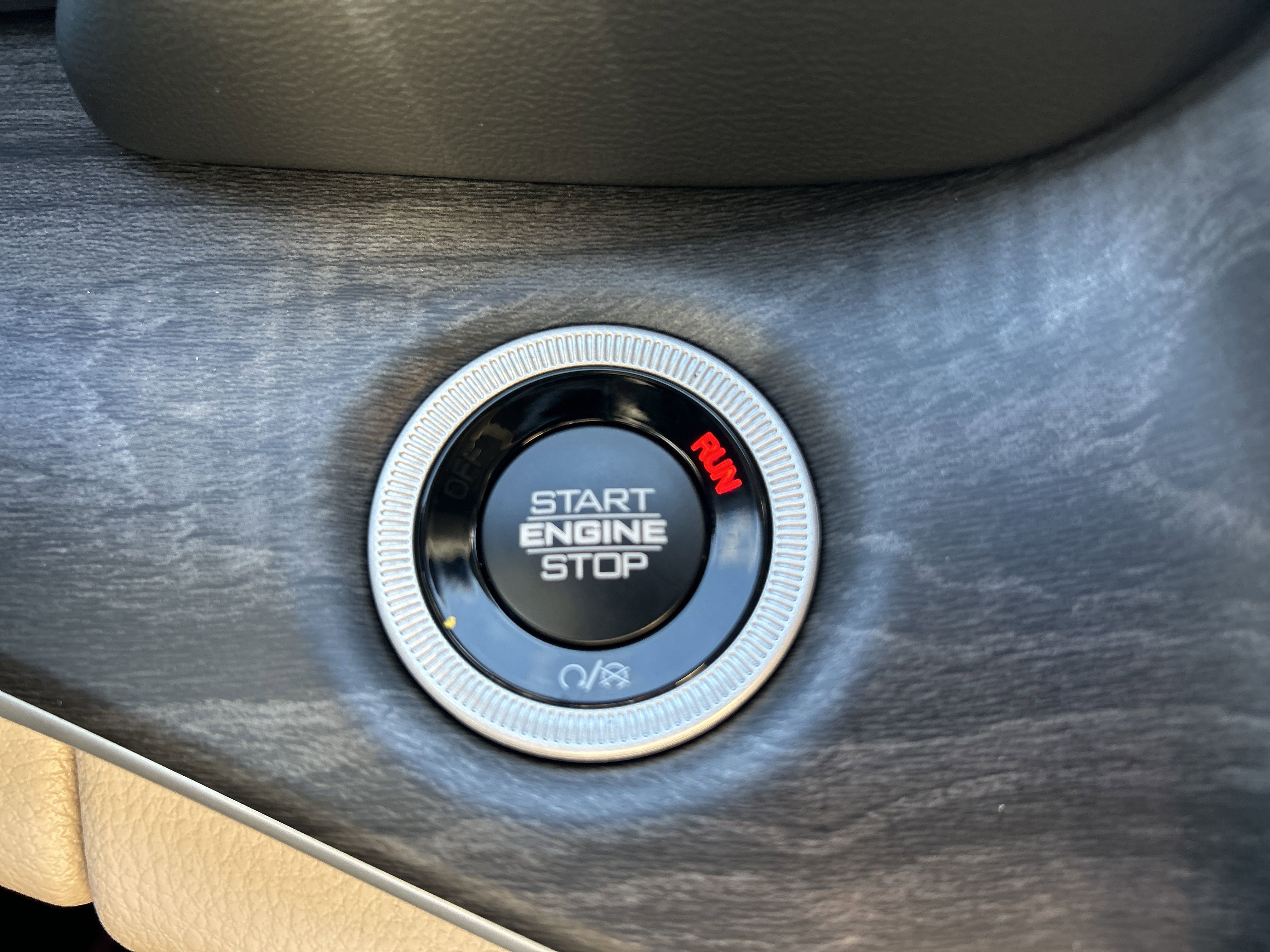 New 2025 Jeep Grand Cherokee Limited w/ Luxury Tech Group II image 22