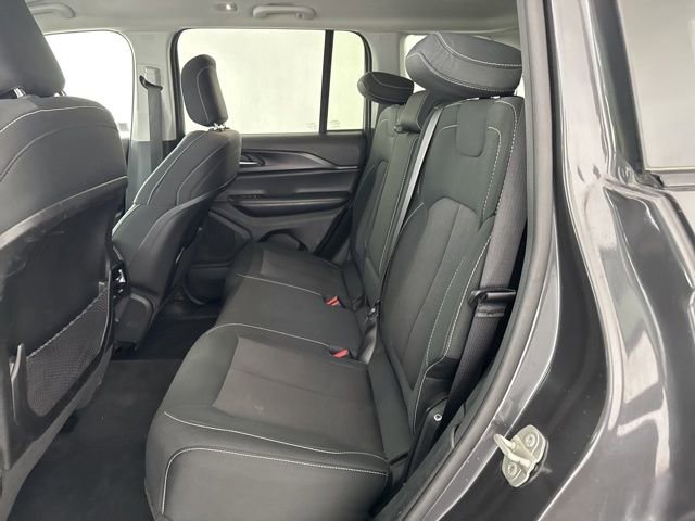 Used 2024 Jeep Grand Cherokee Laredo AWD/4WD image 24