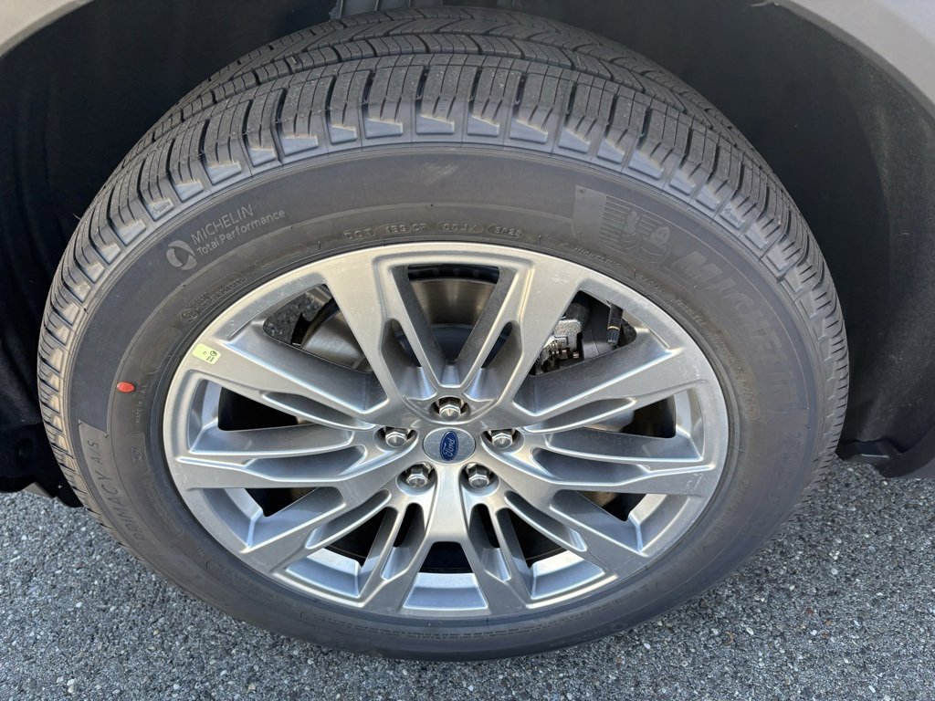 New 2026 Ford Explorer Active w/ Active Comfort Package image 12