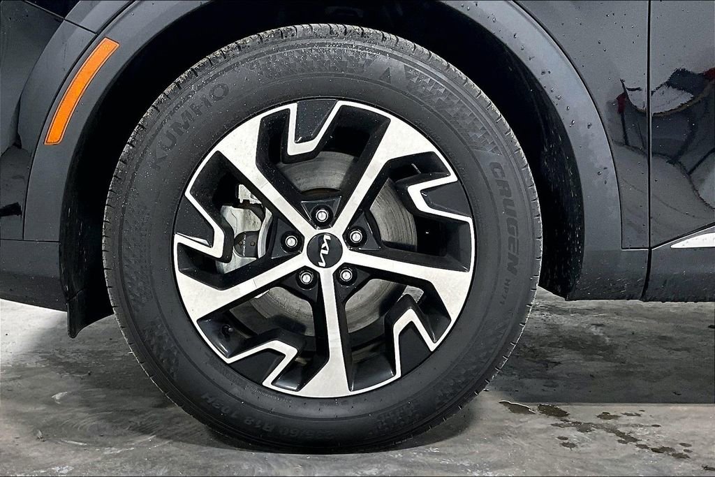 Used 2023 Kia Sportage EX image 11