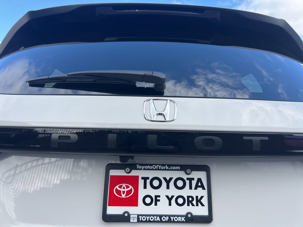 Used 2025 Honda Pilot Sport image 18