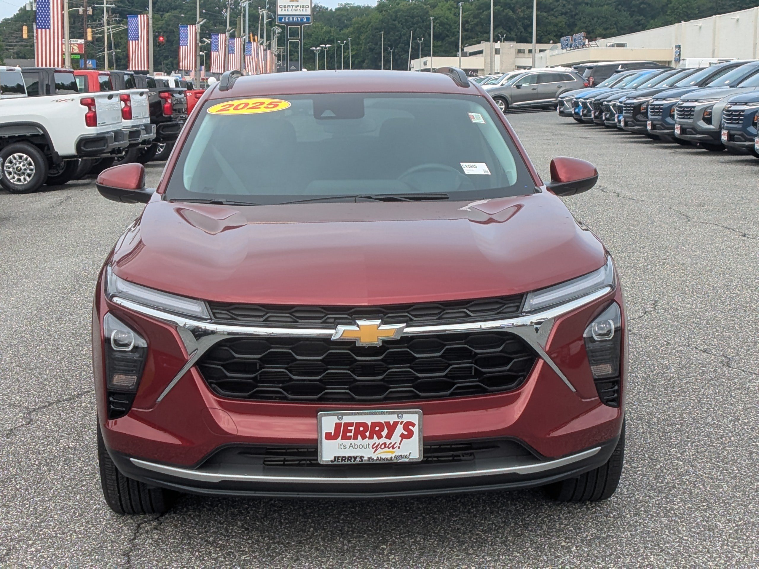 Used 2025 Chevrolet Trax LT w/ LT Convenience Package FWD image 2