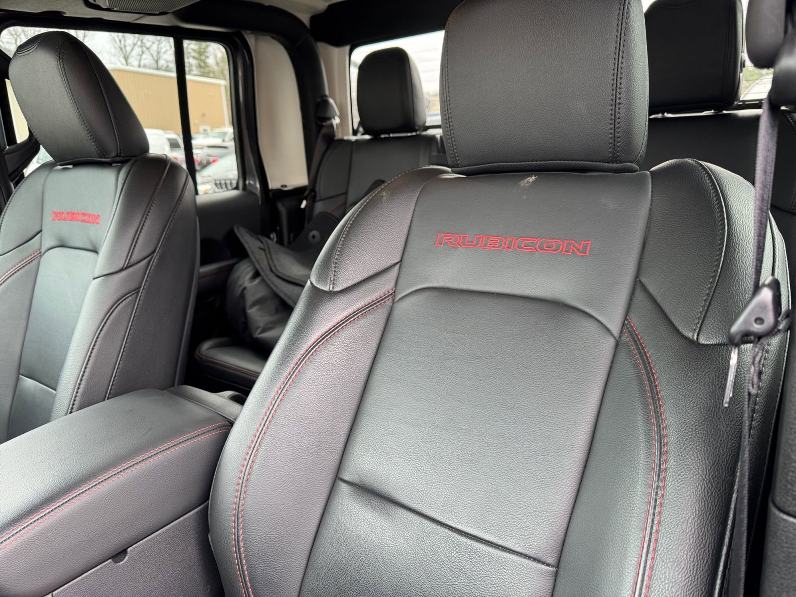 Used 2023 Jeep Gladiator Rubicon w/ Dual Top Group AWD/4WD image 17