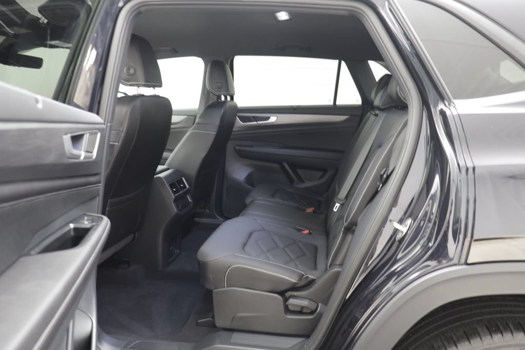 Certified 2024 Volkswagen Atlas Cross Sport SE AWD/4WD image 12