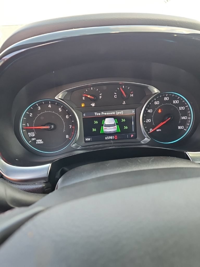 Used 2023 Chevrolet Traverse LT FWD image 14