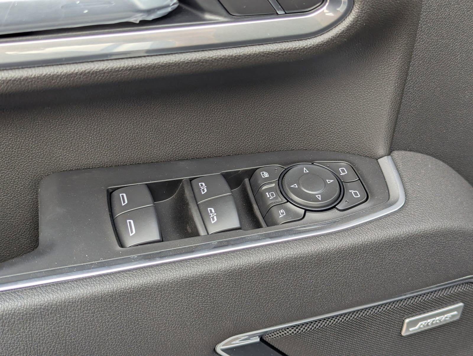 New 2026 GMC Sierra 3500 SLT w/ SLT Convenience Package image 26