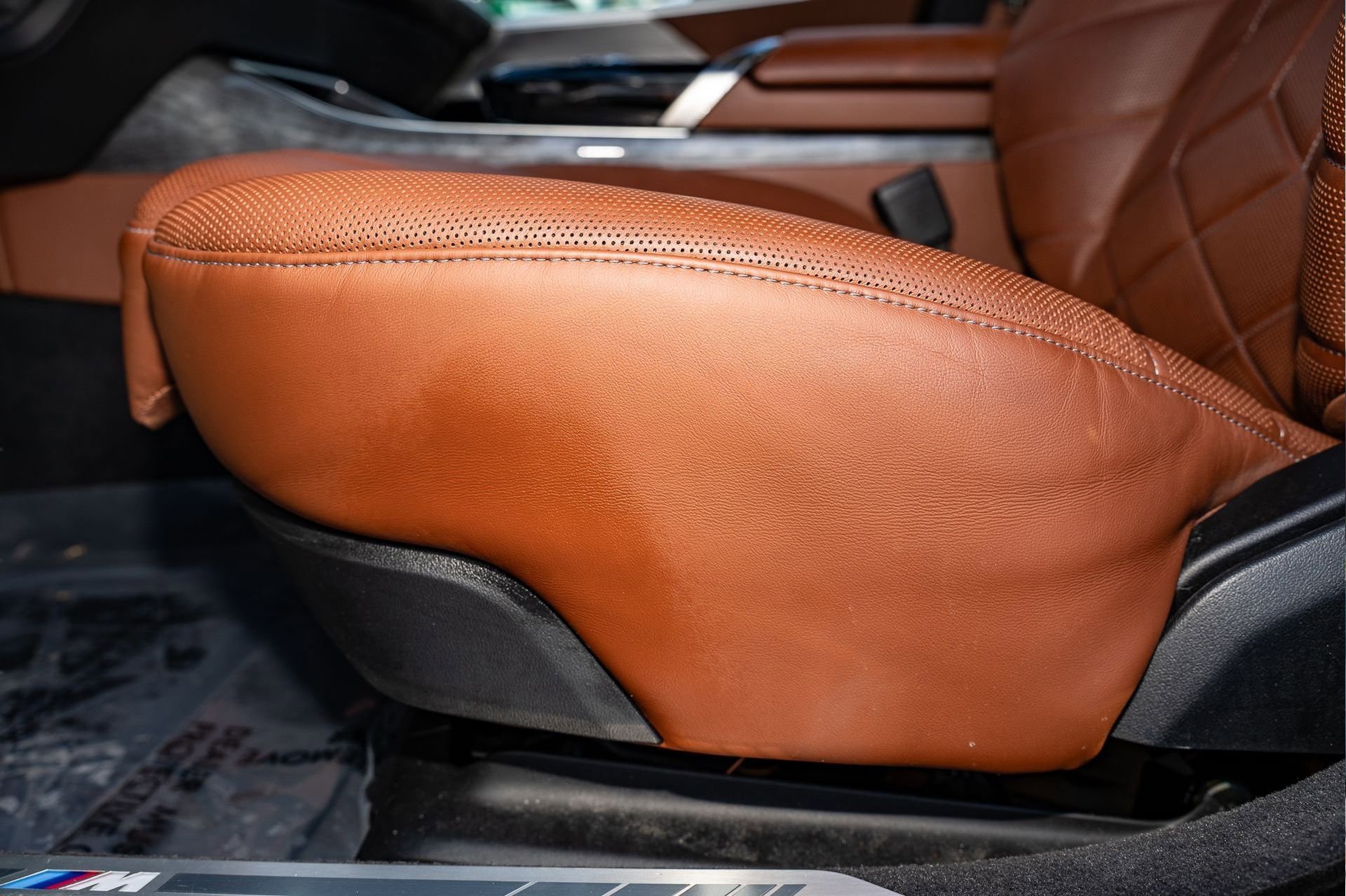 Used 2023 BMW 740i w/ Executive Package image 28