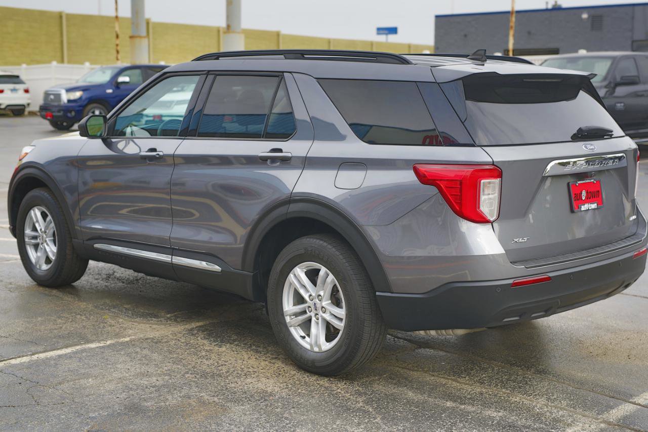 Used 2021 Ford Explorer XLT image 6