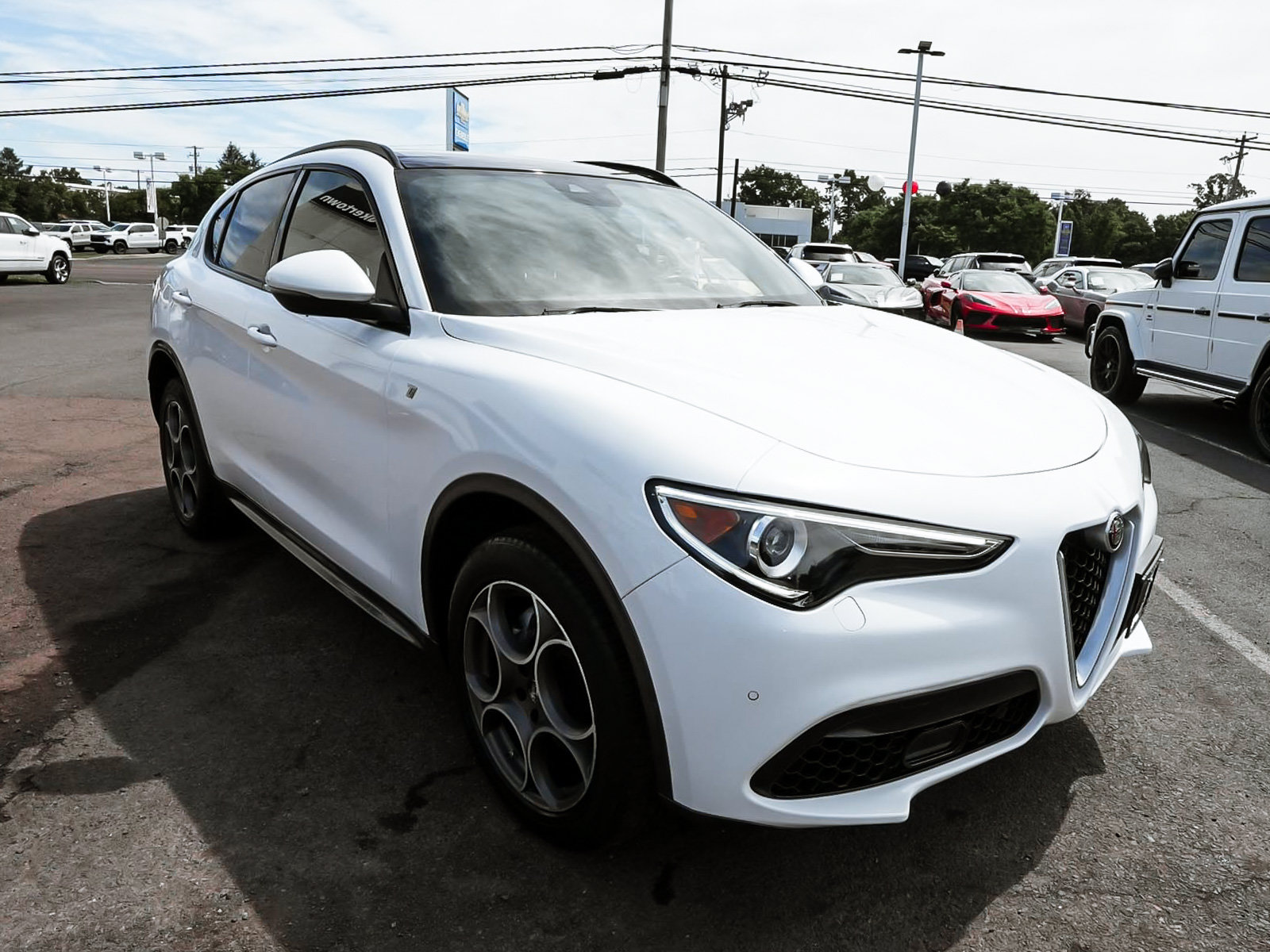 Used 2023 Alfa Romeo Stelvio Ti AWD/4WD image 3
