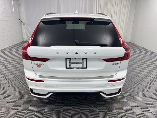 Certified 2024 Volvo XC60 B5 Plus w/ Protection Package Premier AWD/4WD image 7