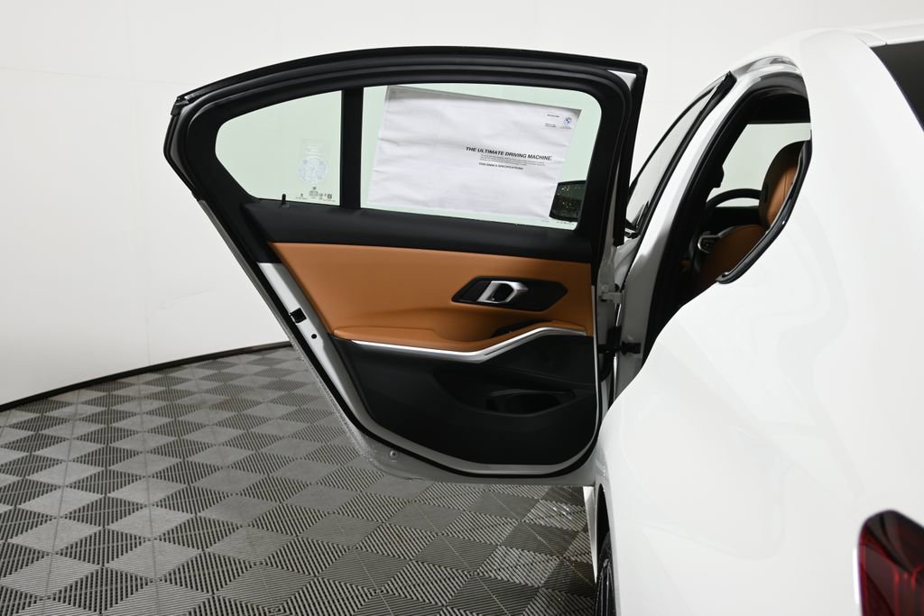 Used 2026 BMW 330i xDrive Sedan w/ M Sport Package image 31