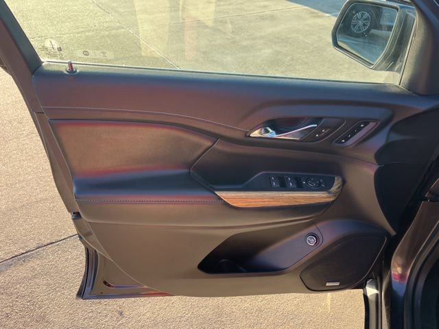 Used 2019 GMC Acadia Denali w/ Technology Package FWD image 13