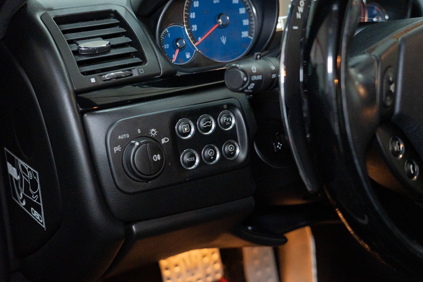 Used 2014 Maserati GranTurismo Sport RWD image 18