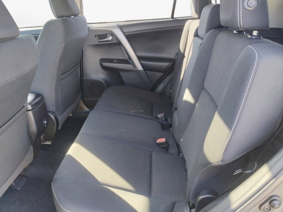 Used 2018 Toyota RAV4 XLE image 15