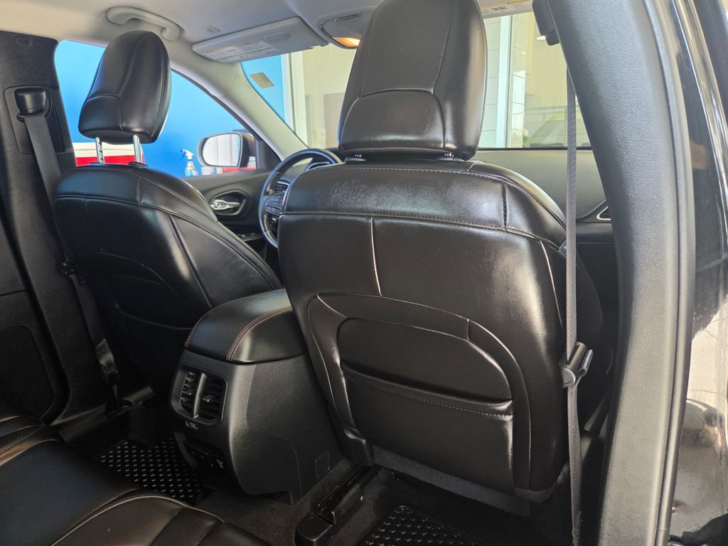 Used 2019 Jeep Cherokee Trailhawk w/ Comfort & Convenience Group image 27