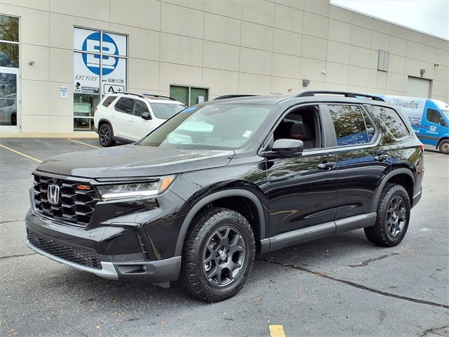 Certified 2025 Honda Pilot TrailSport