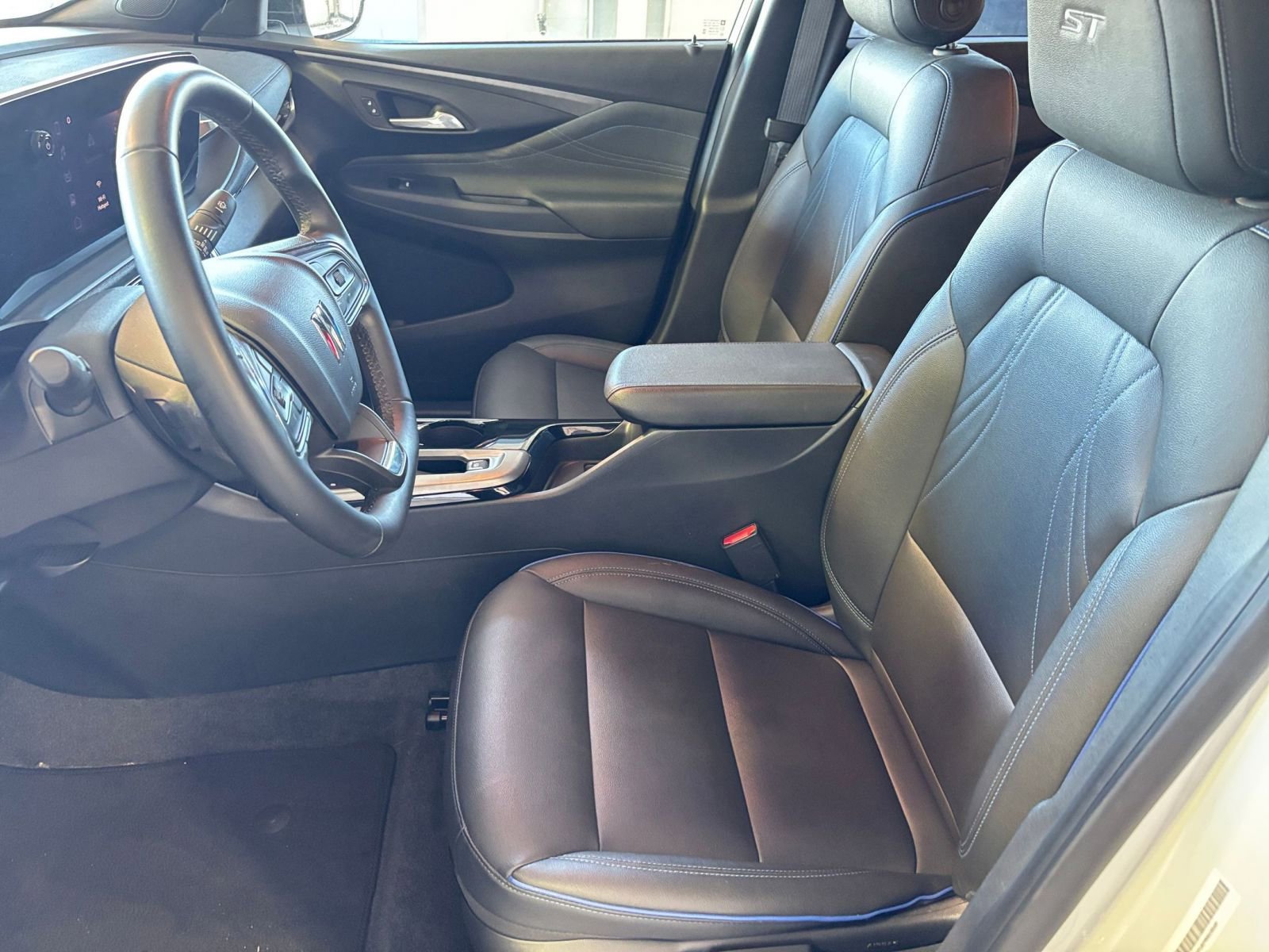 Used 2025 Buick Envista Sport Touring image 26