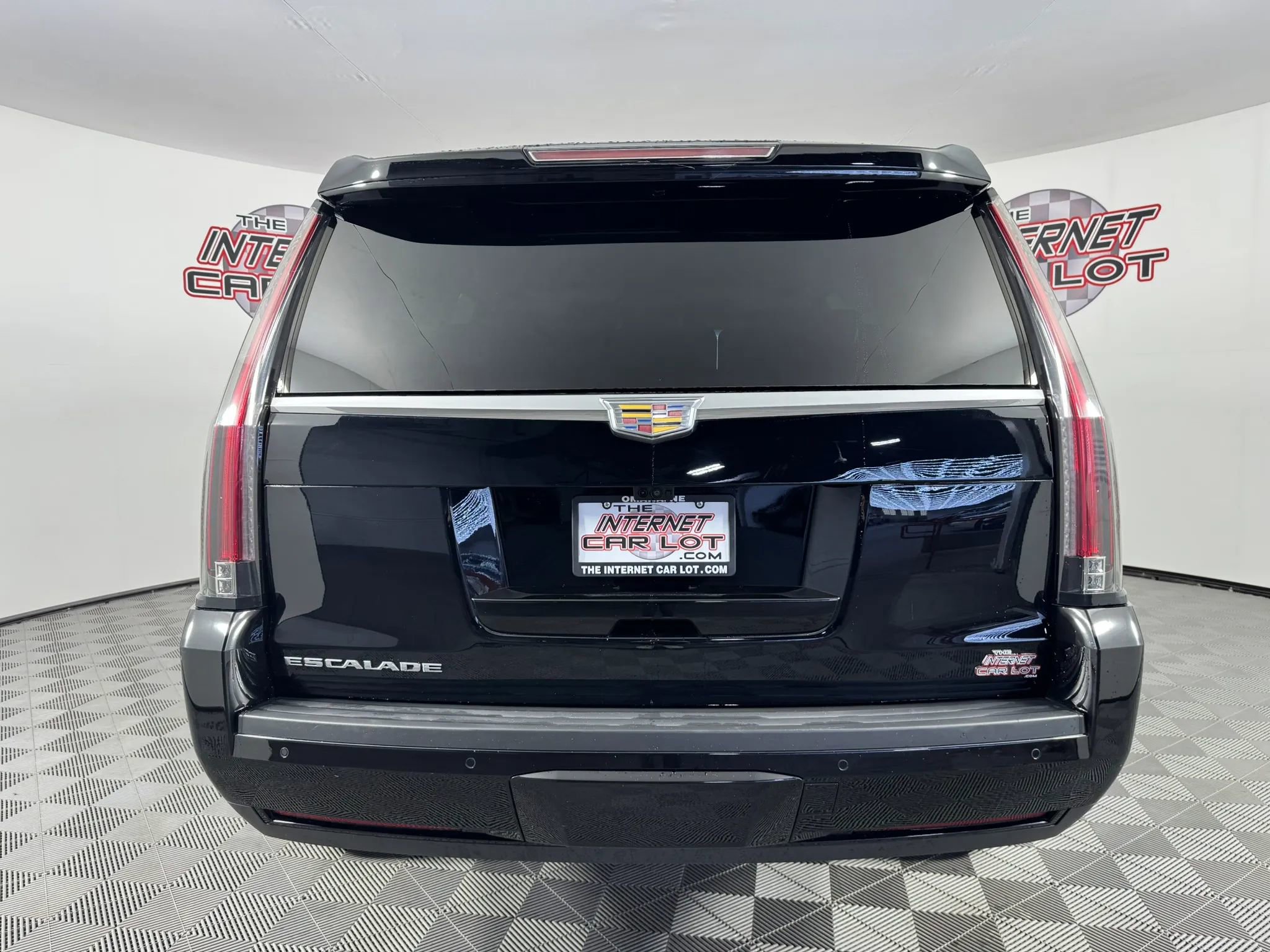 Used 2018 Cadillac Escalade Premium Luxury image 6