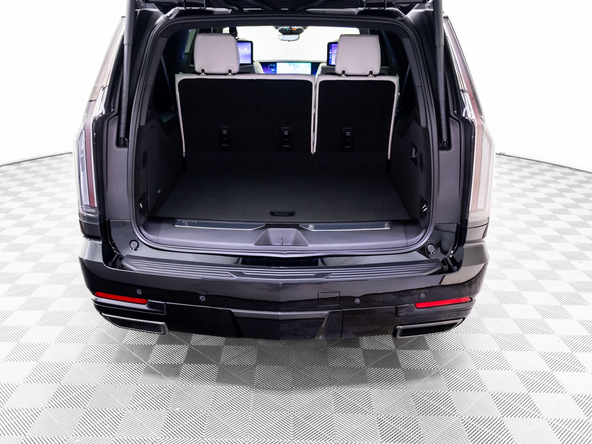 New 2026 Cadillac Escalade ESV Platinum Sport w/ LPO, ONYX Package AWD/4WD image 35