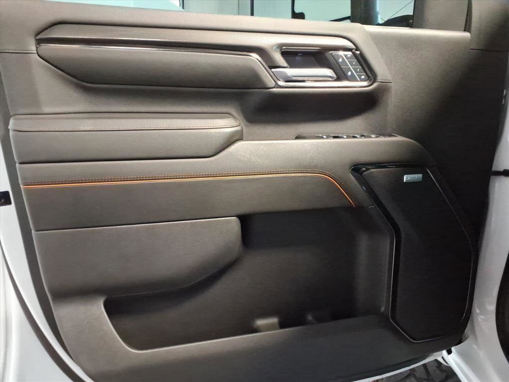 Used 2025 GMC Sierra 2500 AT4 w/ AT4 Premium Plus Package image 19