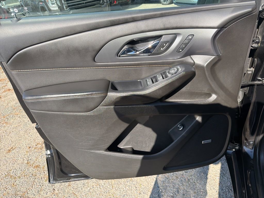 Used 2021 Chevrolet Traverse Premier w/ Redline Edition image 12