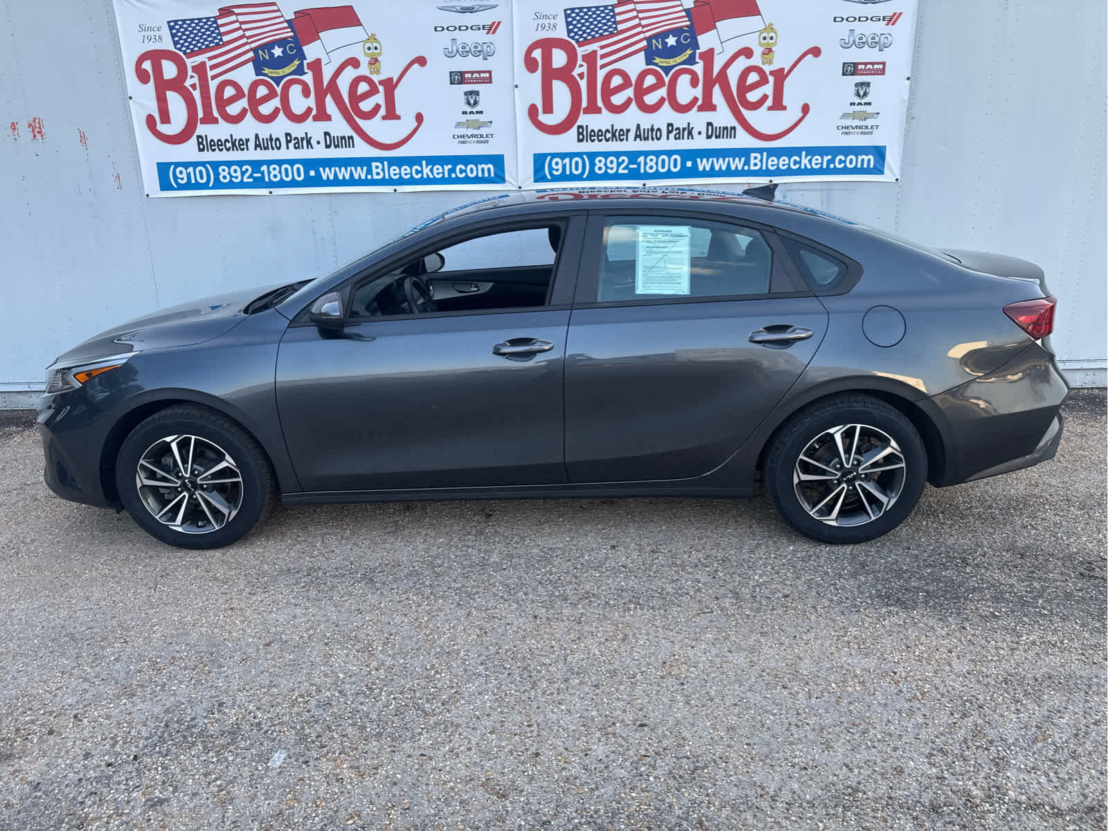 Used 2023 Kia Forte LXS w/ LXS Technology Package FWD image 7