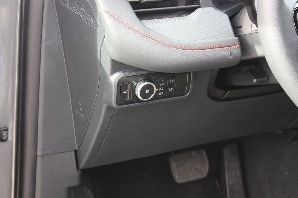 New 2026 Ford Explorer ST-Line w/ ST-Line Street Pack image 11