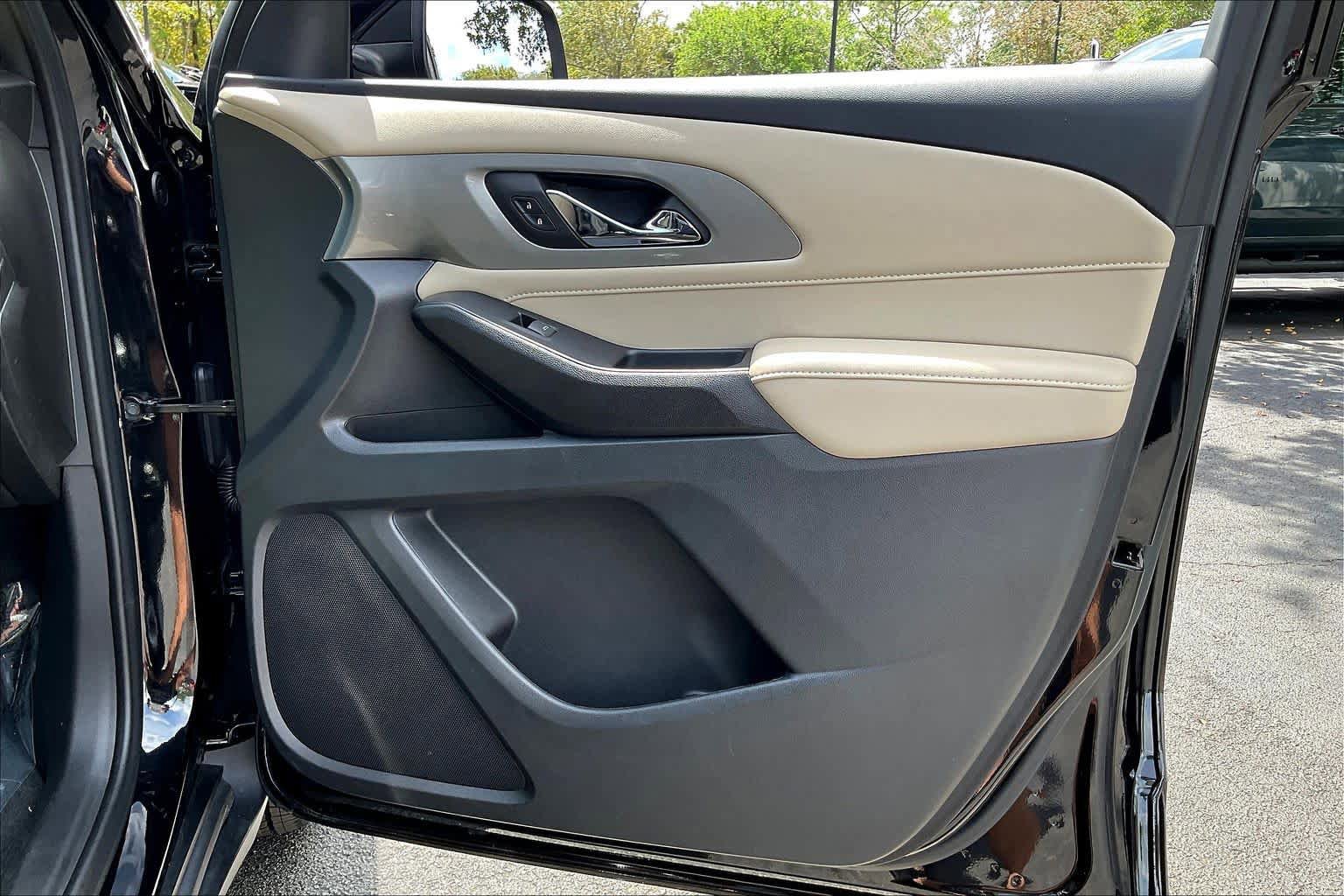 Certified 2023 Chevrolet Traverse LS w/ Midnight/Sport Edition image 23