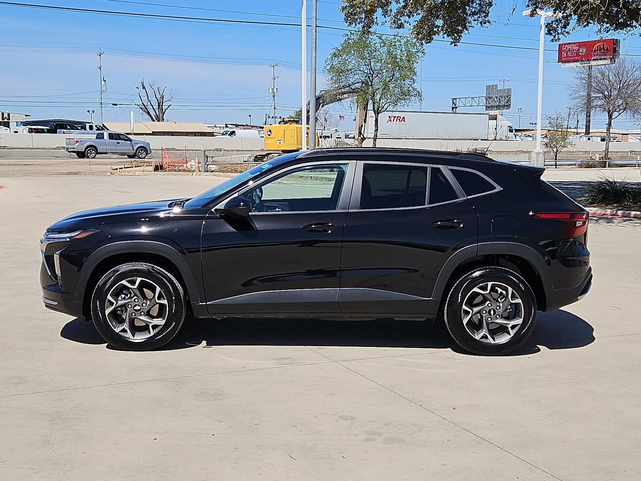 Certified 2025 Chevrolet Trax LT image 6