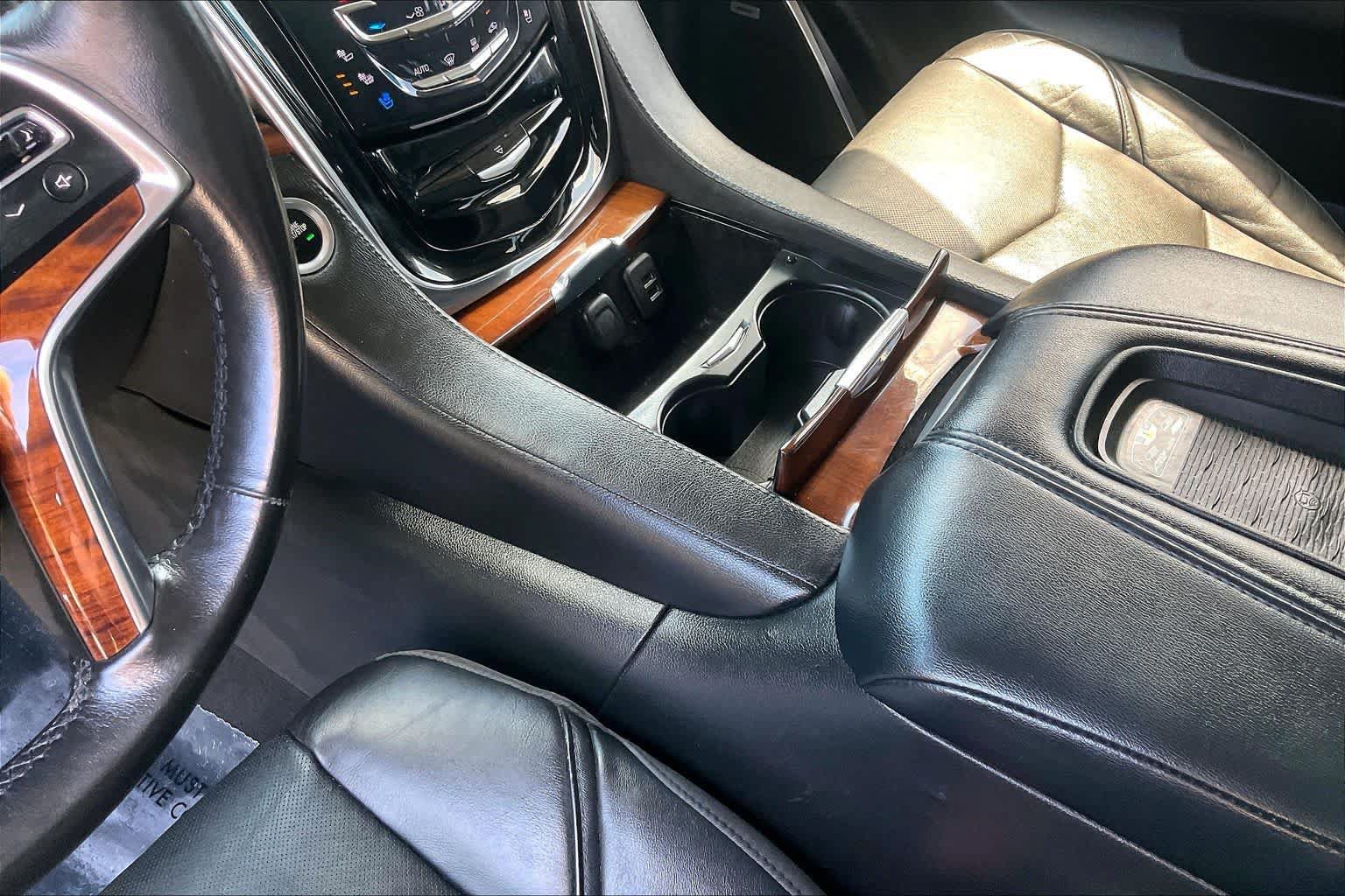 Used 2015 Cadillac Escalade ESV Luxury AWD/4WD image 16