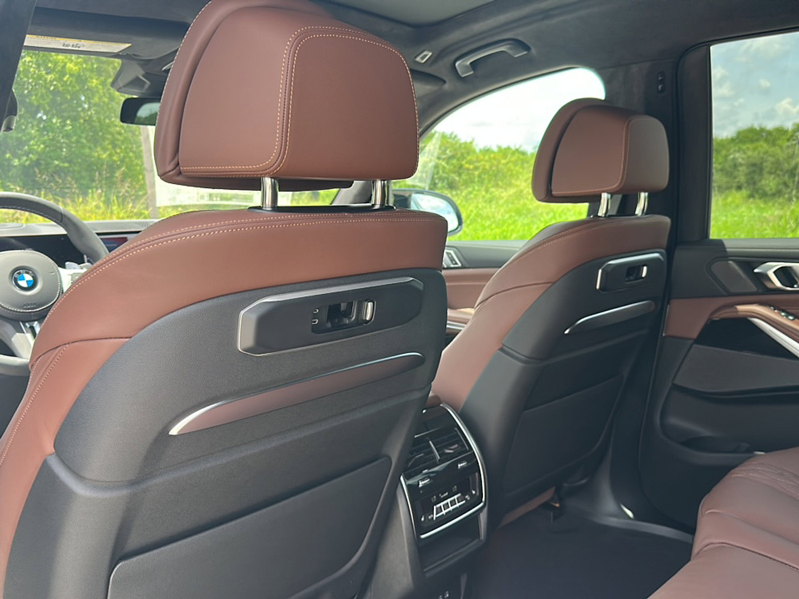 New 2026 BMW X7 M60i image 14