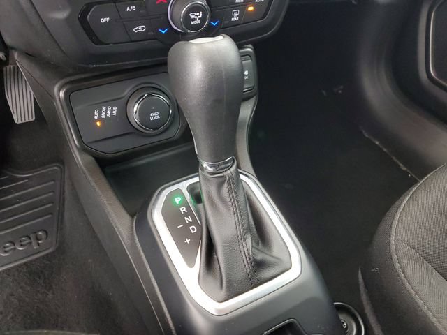 Used 2023 Jeep Renegade Latitude AWD/4WD image 29