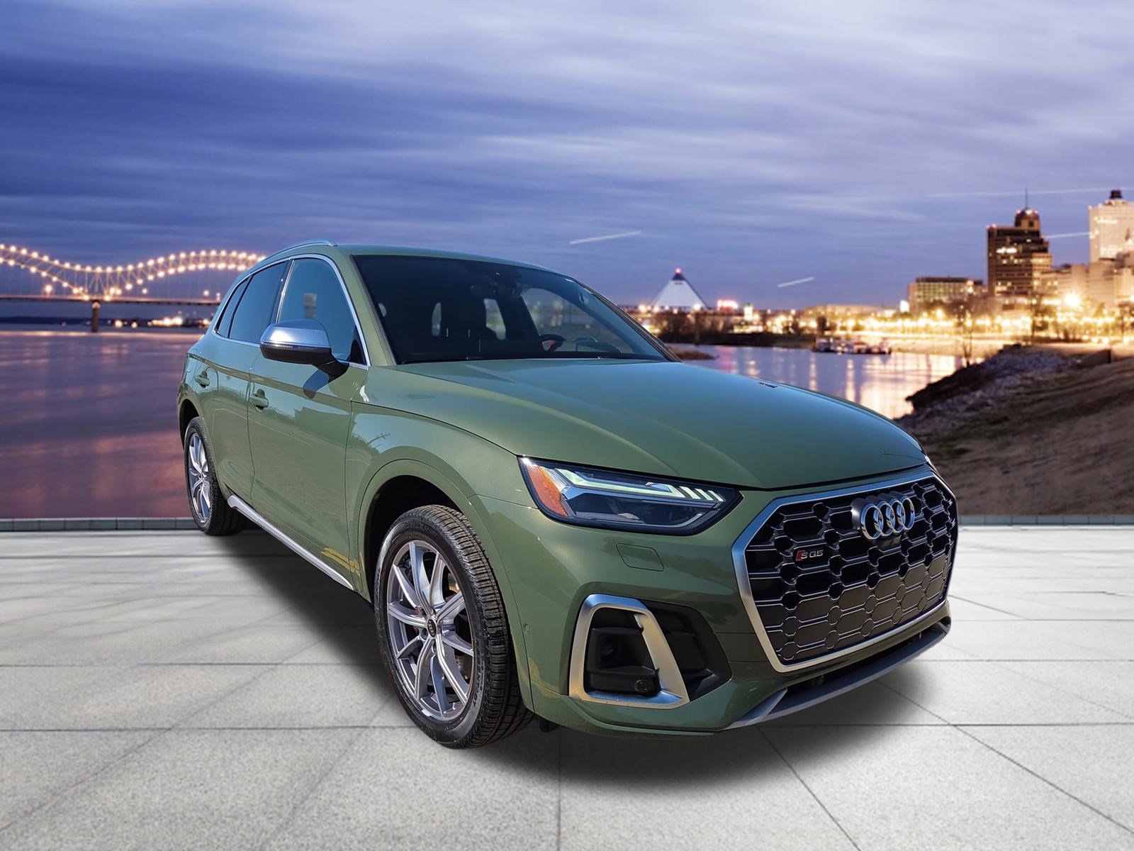 Used 2023 Audi SQ5 Prestige w/ Prestige Package image 4