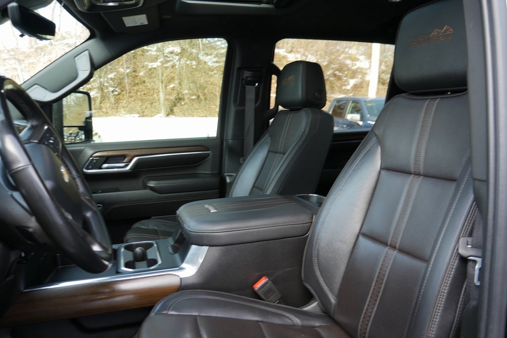 Used 2024 Chevrolet Silverado 2500 High Country w/ High Country Premium Package image 9