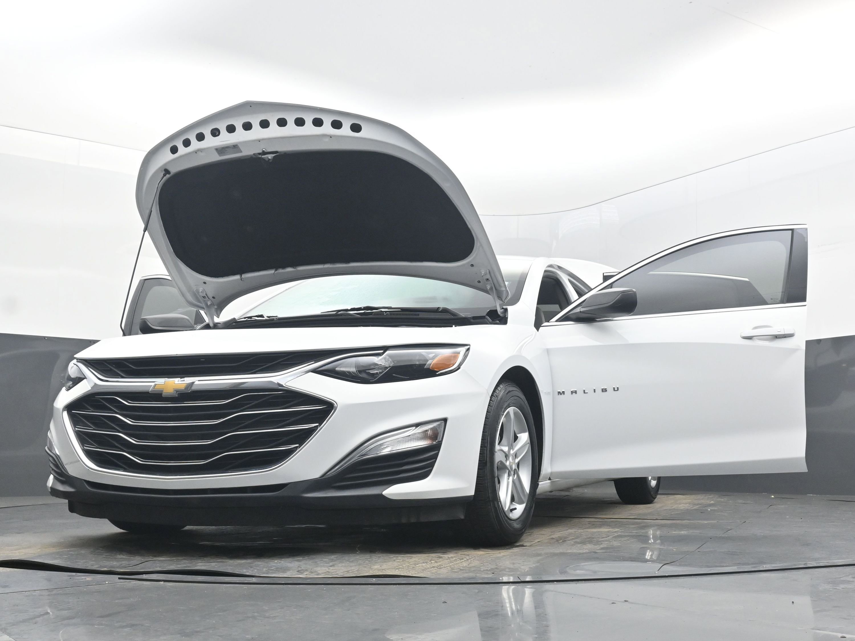 Used 2021 Chevrolet Malibu LS image 41