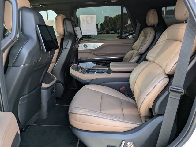 Certified 2025 Lincoln Navigator Black Label AWD/4WD image 14
