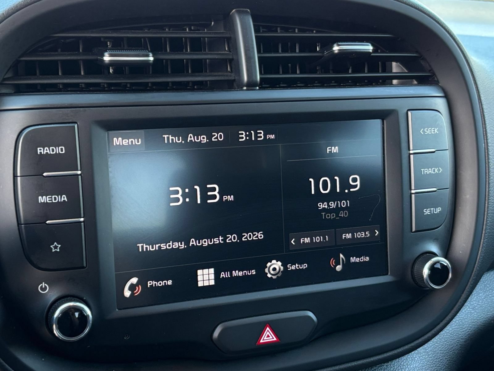 Used 2025 Kia Soul LX w/ LX Technology Package FWD image 19