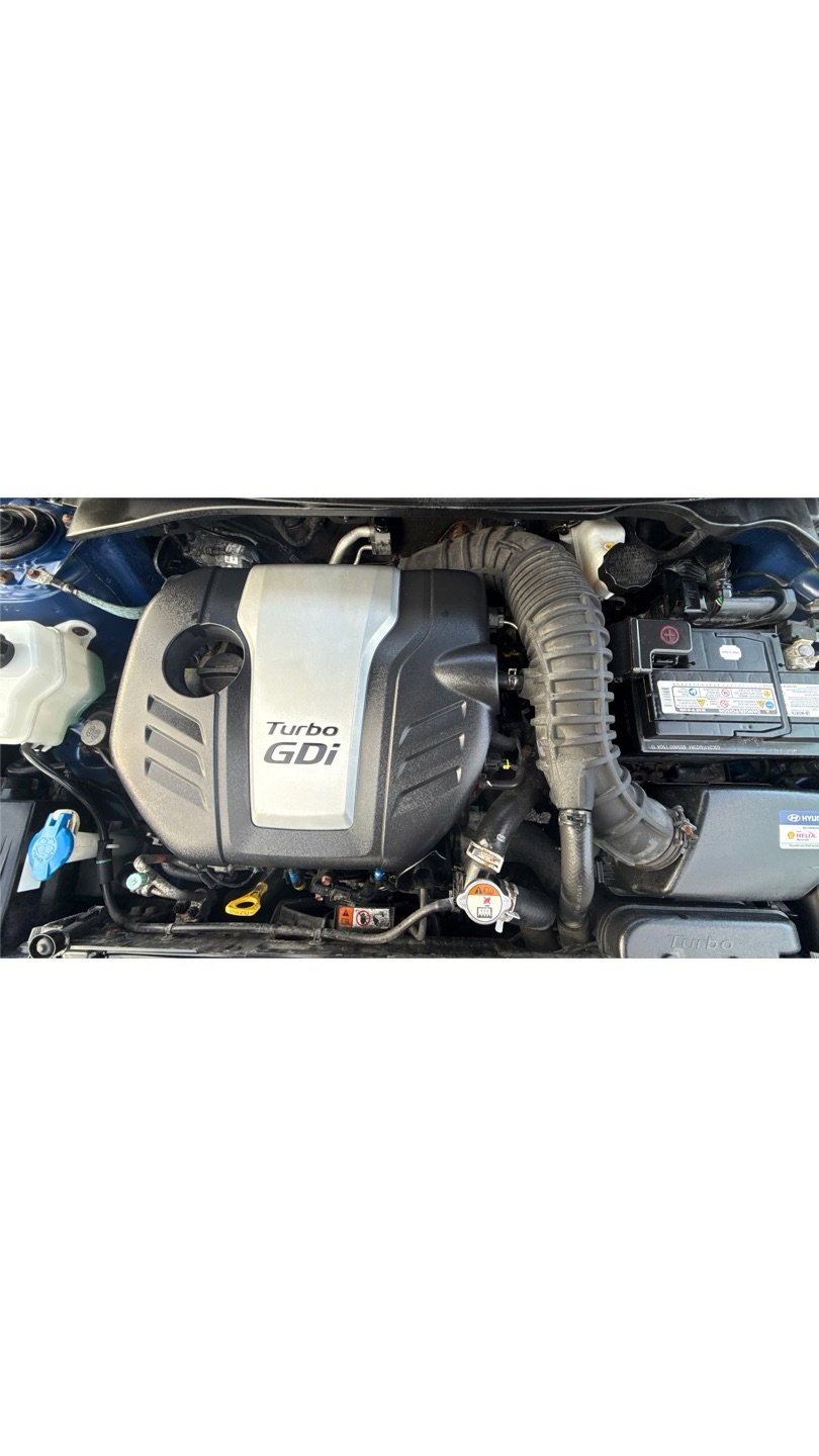 Used 2016 Hyundai Veloster Turbo w/ Option Group 04 FWD image 9