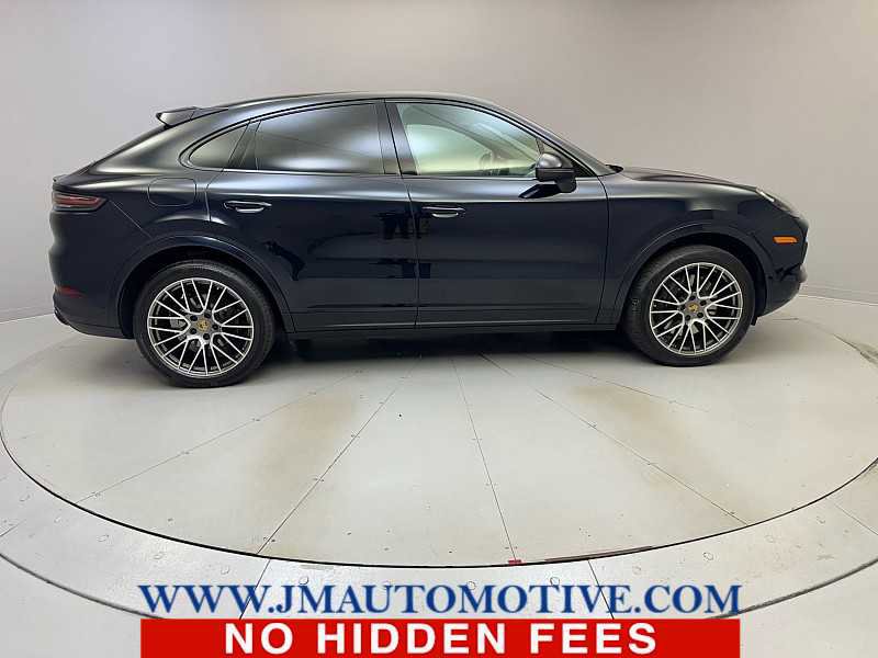 Used 2023 Porsche Cayenne Platinum Edition image 6