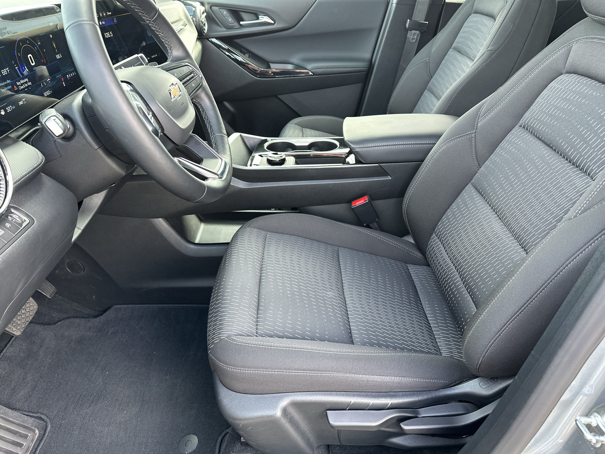 Used 2026 Chevrolet Equinox LT AWD/4WD image 14