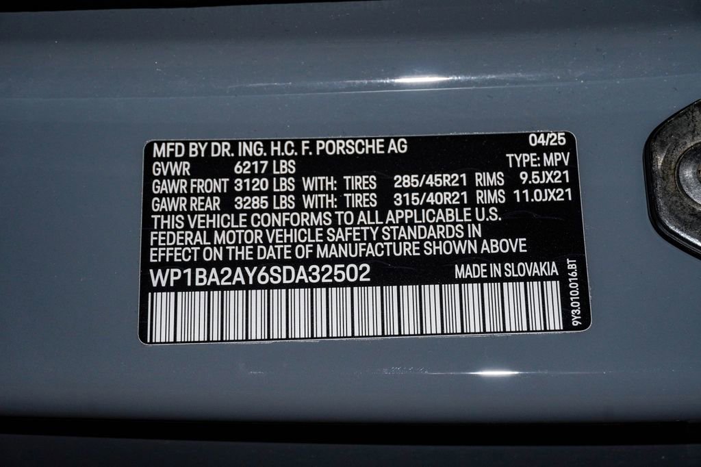 Certified 2025 Porsche Cayenne Coupe image 30