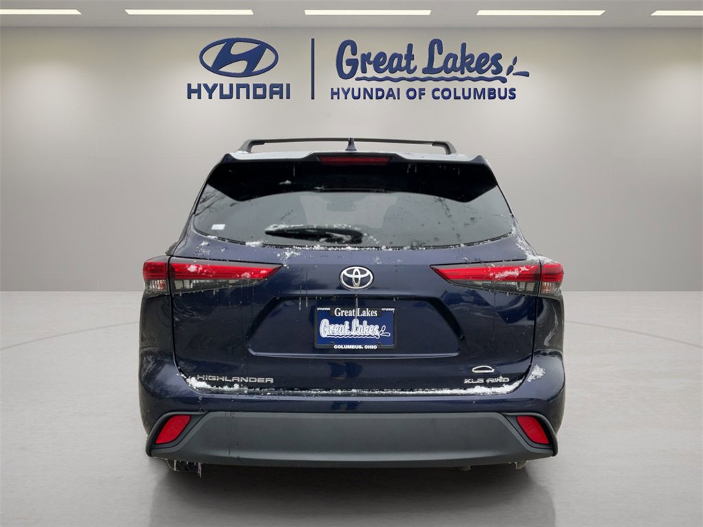 Used 2020 Toyota Highlander XLE image 4