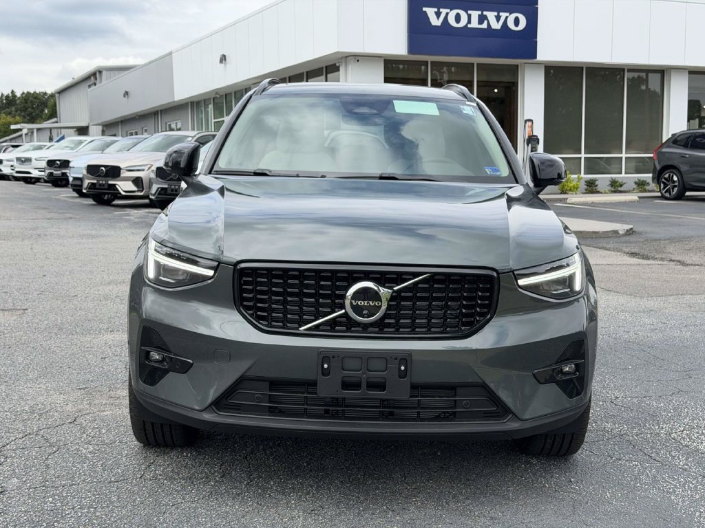 New 2026 Volvo XC40 B5 Plus w/ Protection Package Premier AWD/4WD image 23