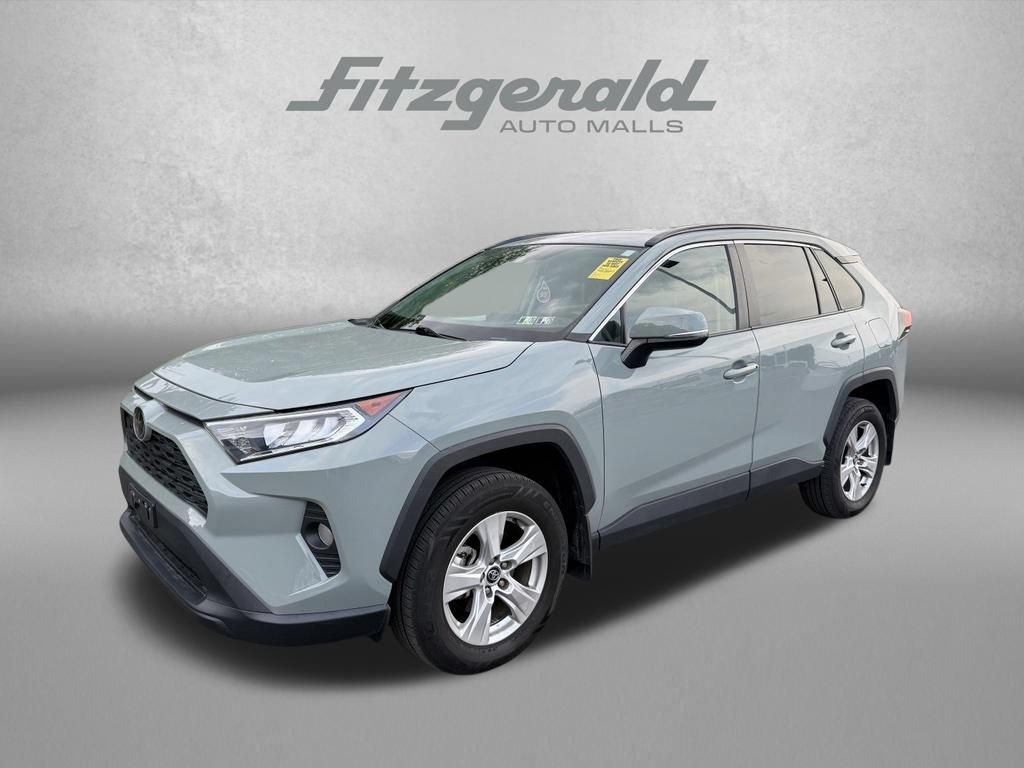 Used 2021 Toyota RAV4 XLE AWD/4WD image 3