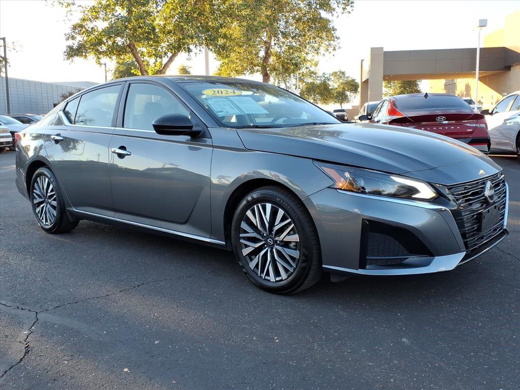 Used 2024 Nissan Altima 2.5 SV image 7