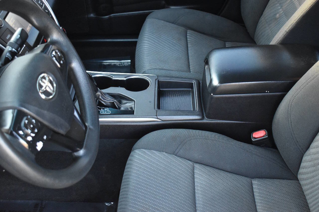 Used 2015 Toyota Camry LE FWD image 28