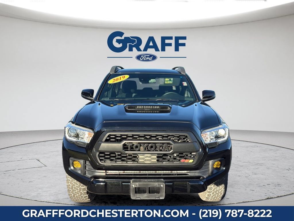 Used 2019 Toyota Tacoma TRD Sport AWD/4WD image 2